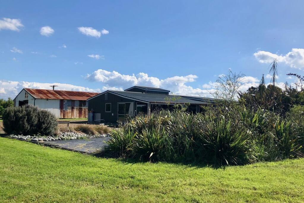 The Nutshed Villa Matata Exterior photo